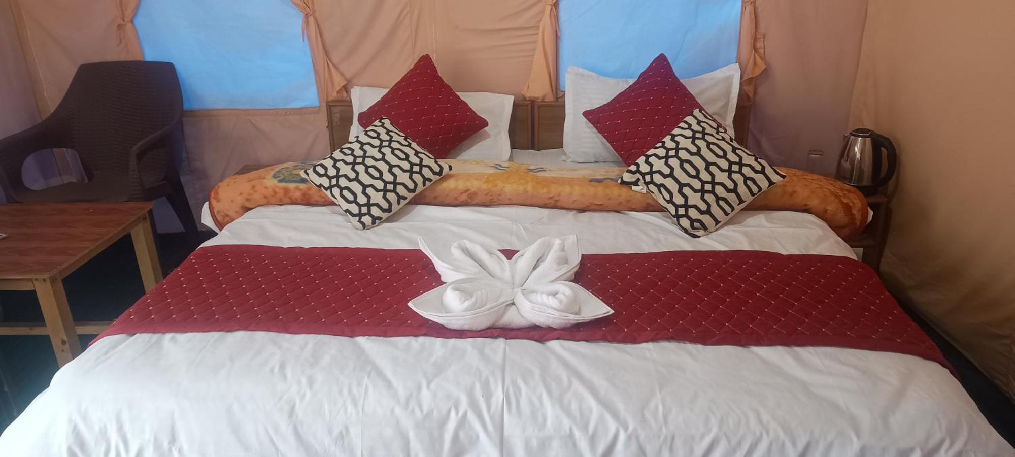 Luxury tent Baspa Valley Adventure Camp